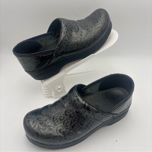 Dansko Black Leather Clogs‎